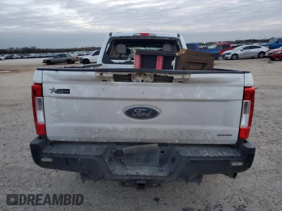 2017 Ford F-250 XL z VIN 1FT7W2A66HEE73878, wystawiony jako Copart lot #88638885 z przebiegiem Nie podano mil oraz Szkoda całkowita • Salvage title. Historia ofert i sprzedaży dostępna na DreamBid. Obrazek 6.
