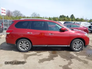 2014 Nissan Pathfinder SV with VIN 5N1AR2MM4EC660823, listed as a IAAI auction lot 41932472 with 167,787 mi miles. Bid and sale history available at carsss.com. Image 14.