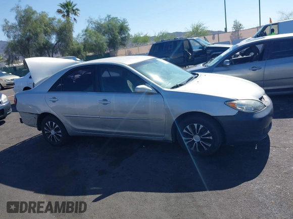 2005 Toyota Camry STD z VIN 4T1BE32K95U419292, wystawiony jako IAAI lot #42302496 z przebiegiem 233 632 mil mil oraz . Historia ofert i sprzedaży dostępna na DreamBid. Obrazek 13.