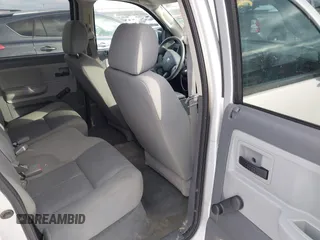 2006 Dodge Dakota ST with VIN 1D7HE28K56S636387, listed as a IAAI auction lot 41305723 with 104,821 mi miles and . Bid and sale history available at carsss.com. Image 8.