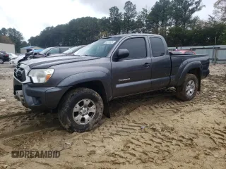 2015 Toyota Tacoma z VIN 5TFUX4ENXFX032933, wystawiony jako Copart lot #53175625 z przebiegiem 128 791 mil mil oraz Szkoda całkowita • Salvage title. Historia ofert i sprzedaży dostępna na DreamBid. Obrazek 1.