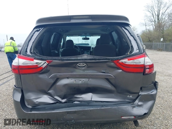 2017 Toyota Sienna LE Auto Access Seat with VIN 5TDKZ3DC6HS881378, listed as a IAAI auction lot 41932471 with 64,626 mi miles. Bid and sale history available at carsss.com. Image 17.