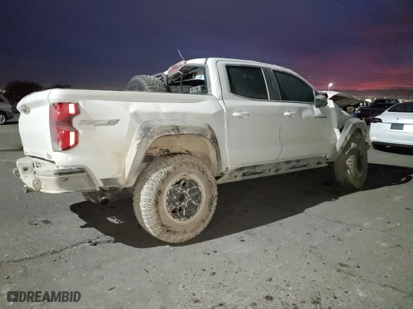 2024 Chevrolet Colorado 4WD ZR2 with VIN 1GCPTFEK2R1271667, listed as a Copart auction lot 84631864 with 886 mi miles and Salvage Title. Bid and sale history available at carsss.com. Image 3.