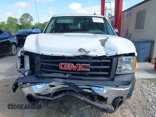 2010 GMC Sierra 1500 with VIN 3GTRCTE07AG194323, listed as a IAAI auction lot 41923049 with 226,780 mi miles and . Bid and sale history available at DreamBid. Image 12.