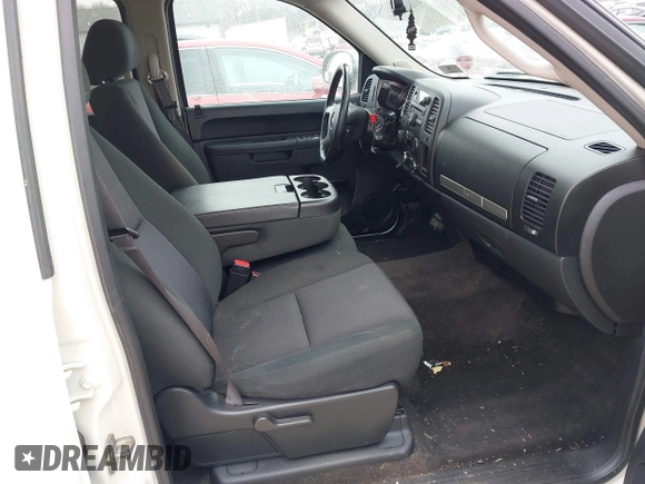 2013 Chevrolet Silverado 1500 LT with VIN 3GCPKSE76DG303067, listed as a IAAI auction lot 41624587 with 113,259 mi miles. Bid and sale history available at carsss.com. Image 5.