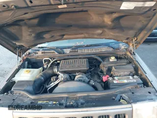 2006 Jeep Commander z VIN 1J8HG48N26C181057, wystawiony jako IAAI lot #42548737 z przebiegiem 244 773 mil mil oraz . Historia ofert i sprzedaży dostępna na DreamBid. Obrazek 10.