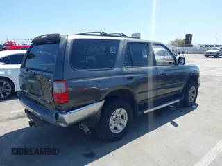 1998 Toyota 4Runner SR5 z VIN JT3GN86RXW0084099, wystawiony jako IAAI lot #42289061 z przebiegiem 213 688 mil mil oraz . Historia ofert i sprzedaży dostępna na DreamBid. Obrazek 4.