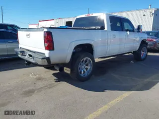 2006 Chevrolet Silverado 2500HD LT1 with VIN 1GCHK23D36F197355, listed as a IAAI auction lot 41667090 with 1 mi miles. Bid and sale history available at carsss.com. Image 4.
