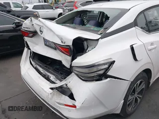 2020 Nissan Sentra SV z VIN 3N1AB8CV6LY217702, wystawiony jako IAAI lot #42151477 z przebiegiem 45 109 mil mil oraz . Historia ofert i sprzedaży dostępna na DreamBid. Obrazek 6.