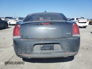 2016 Chrysler 300 S z VIN 2C3CCABG0GH244066, wystawiony jako Copart lot #46618685 z przebiegiem 136 549 mil mil oraz Szkoda całkowita • Salvage title. Historia ofert i sprzedaży dostępna na DreamBid. Obrazek 6.