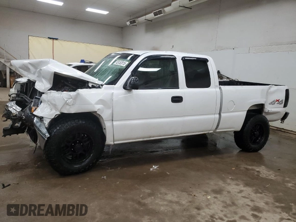 2005 Chevrolet Silverado 1500 with VIN 1GCEK19V55E207854, listed as a Copart auction lot 45152015 with 283,106 mi miles and Clean Title. Bid and sale history available at DreamBid. Image 1.