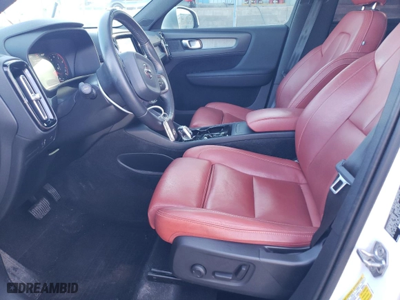 2019 Volvo XC40 Inscription with VIN YV4162UL5K2137135, listed as a Copart auction lot 80015634 with 49,661 mi miles and Salvage Title. Bid and sale history available at carsss.com. Image 7.
