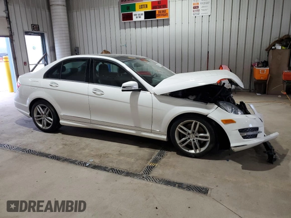 2013 Mercedes-Benz C 300 Sport с VIN WDDGF8AB3DG071630, выставлен на аукционе Copart как лот 60633755 с пробегом 125 585 миль миль и Списание • Salvage title. История ставок и продаж доступна на DreamBid. Изображение 4.