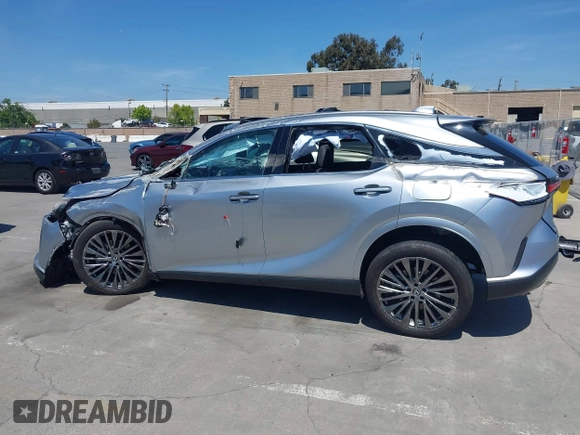 2024 Lexus RX 350h с VIN 2T2BBMCA7RC048589, выставлен на аукционе IAAI как лот 42141636 с пробегом 6 405 миль миль и . История ставок и продаж доступна на DreamBid. Изображение 15.