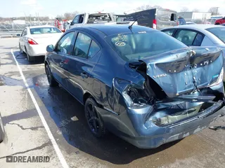 2015 Nissan Versa SV with VIN 3N1CN7AP2FL928118, listed as a IAAI auction lot 41724808 with 173,808 mi miles. Bid and sale history available at carsss.com. Image 3.