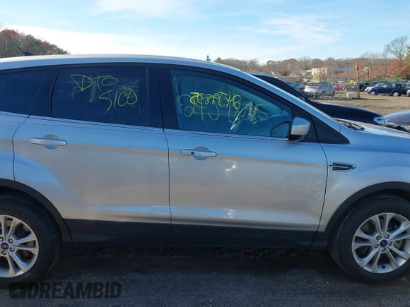 2019 Ford Escape SE z VIN 1FMCU9GD1KUC51552, wystawiony jako IAAI lot #40948295 z przebiegiem 24 571 mil mil oraz . Historia ofert i sprzedaży dostępna na DreamBid. Obrazek 13.