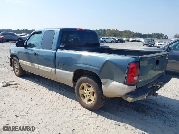 2006 Chevrolet Silverado 1500 LT1 with VIN 1GCEC19V36Z115777, listed as a IAAI auction lot 40671763 with 355,636 mi miles. Bid and sale history available at carsss.com. Image 3.