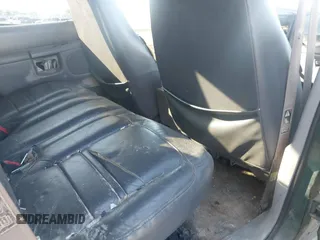 2000 Ford Explorer XLS z VIN 1FMZU62X3YUB73486, wystawiony jako IAAI lot #42542833 z przebiegiem 241 572 mil mil oraz . Historia ofert i sprzedaży dostępna na DreamBid. Obrazek 8.