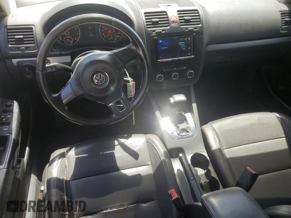 2010 Volkswagen Jetta SE z VIN 3VWRX7AJXAM127675, wystawiony jako Copart lot #56929935 z przebiegiem 169 244 mil mil oraz Nie do naprawy • Non repairable. Historia ofert i sprzedaży dostępna na DreamBid. Obrazek 8.