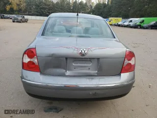 2004 Volkswagen Passat Sedan GLS with VIN WVWPD63B24E035926, listed as a Copart auction lot 74698874 with 189,392 mi miles and Salvage Title. Bid and sale history available at carsss.com. Image 6.
