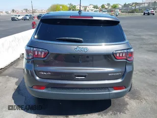 2022 Jeep Compass Sport z VIN 3C4NJDAB5NT205642, wystawiony jako IAAI lot #42130466 z przebiegiem 52 713 mil mil oraz . Historia ofert i sprzedaży dostępna na DreamBid. Obrazek 16.