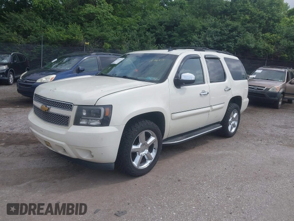 2008 Chevrolet Tahoe 3LT with VIN 1GNFK13068R236818, listed as a IAAI auction lot 42392167 with 157,702 mi miles and . Bid and sale history available at DreamBid. Image 2.