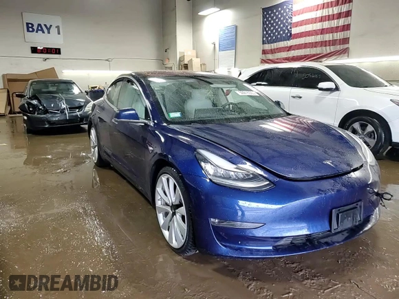 2018 Tesla Model 3 Long Range Battery z VIN 5YJ3E1EB3JF055673, wystawiony jako Copart lot #50915355 z przebiegiem 39 567 mil mil oraz Szkoda całkowita • Salvage title. Historia ofert i sprzedaży dostępna na DreamBid. Obrazek 13.