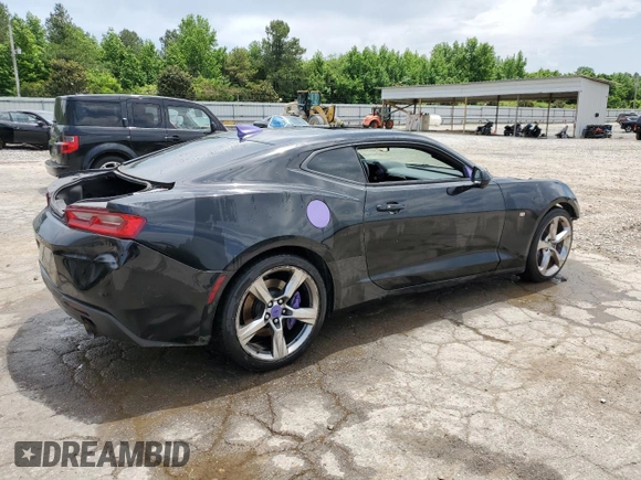 2018 Chevrolet Camaro 1SS z VIN 1G1FF1R71J0129616, wystawiony jako Copart lot #56029085 z przebiegiem 121 950 mil mil oraz Szkoda całkowita • Salvage title. Historia ofert i sprzedaży dostępna na DreamBid. Obrazek 3.