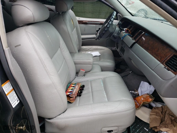 2002 Lincoln Town Car Executive with VIN 1LNHM81WX2Y645781, listed as a Copart auction lot 88684095 with 0 mi miles and Salvage Title. Bid and sale history available at carsss.com. Image 7.