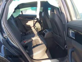 2023 Porsche Panamera S с VIN WP0AB2A70PL130150, выставлен на аукционе IAAI как лот 40179930 с пробегом 5 772 миль миль и . История ставок и продаж доступна на DreamBid. Изображение 8.