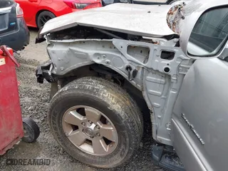 2005 Toyota 4Runner SR5 with VIN JTEZU14R050058848, listed as a IAAI auction lot 41764430 with 189,902 mi miles. Bid and sale history available at carsss.com. Image 6.