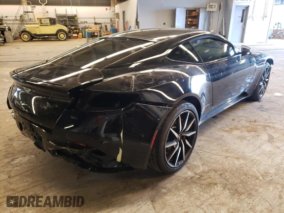 2017 Aston Martin DB11 z VIN SCFRMFAV9HGL02951, wystawiony jako Copart lot #53633992 z przebiegiem 28 066 mil mil oraz . Historia ofert i sprzedaży dostępna na DreamBid. Obrazek 4.