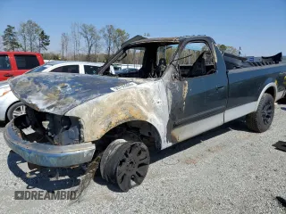 2003 Ford F-150 XL с VIN 2FTRF18W43CA21922, выставлен на аукционе Copart как лот 50716305 с пробегом Не указан миль и На запчасти • Non repairable. История ставок и продаж доступна на DreamBid. Изображение 1.