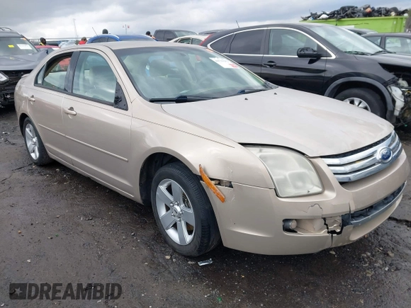 2007 Ford Fusion SE with VIN 3FAHP01127R269512, listed as a IAAI auction lot 41731182 with 227,870 mi miles. Bid and sale history available at carsss.com. Image 1.