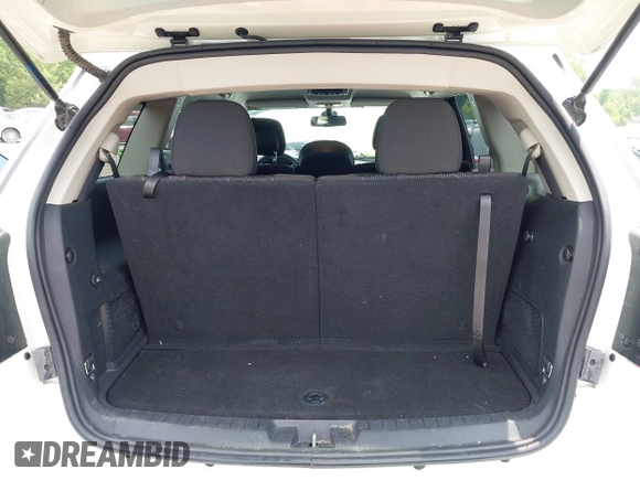 2019 Dodge Journey SE with VIN 3C4PDCBB6KT833777, listed as a IAAI auction lot 42411738 with 32,133 mi miles and . Bid and sale history available at DreamBid. Image 17.