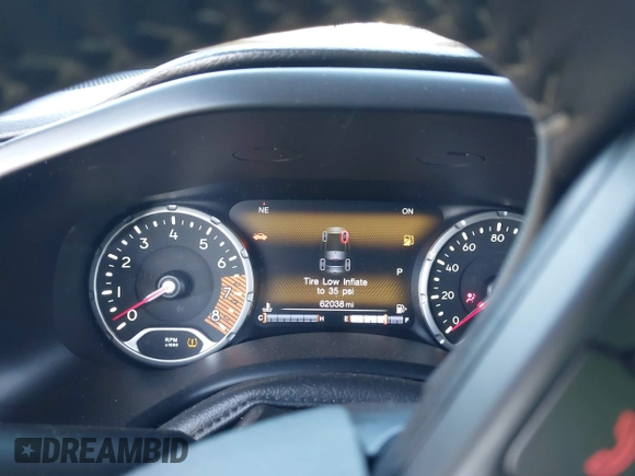 2021 Jeep Renegade Latitude z VIN ZACNJDBB2MPM79995, wystawiony jako IAAI lot #42009880 z przebiegiem 62 038 mil mil oraz . Historia ofert i sprzedaży dostępna na DreamBid. Obrazek 15.