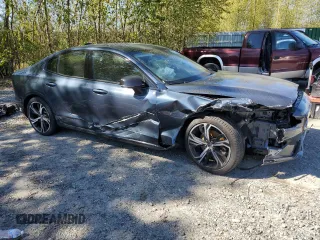 2025 Volvo S60 Core with VIN 7JRL12GJ6SG364732, listed as a Copart auction lot 53539135 with 9,243 mi miles and Salvage Title. Bid and sale history available at carsss.com. Image 4.