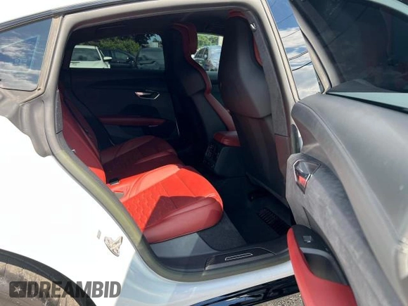 2023 Audi RS e-tron GT z VIN WAUBHBFW7P7901163, wystawiony jako Copart lot #78806134 z przebiegiem 878 mil mil oraz Tytuł czysty. Historia ofert i sprzedaży dostępna na DreamBid. Obrazek 6.