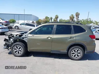 2022 Subaru Forester Premium z VIN JF2SKAEC2NH431414, wystawiony jako IAAI lot #42404661 z przebiegiem 51 516 mil mil oraz . Historia ofert i sprzedaży dostępna na DreamBid. Obrazek 15.