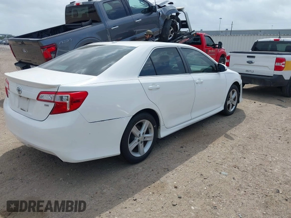 2012 Toyota Camry L with VIN 4T1BF1FK2CU503544, listed as a IAAI auction lot 41968747 with 177,961 mi miles. Bid and sale history available at carsss.com. Image 4.