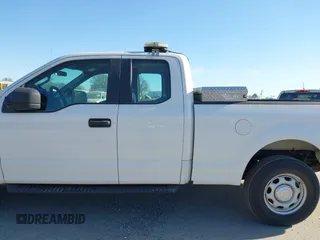 2017 Ford F-150 XL z VIN 1FTEX1E86HFA80659, wystawiony jako IAAI lot #41657909 z przebiegiem 158 726 mil mil oraz . Historia ofert i sprzedaży dostępna na DreamBid. Obrazek 15.