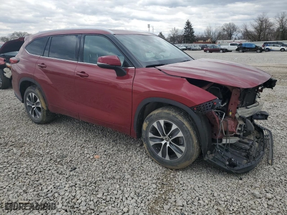 2021 Toyota Highlander XLE with VIN 5TDHZRAHXMS050456, listed as a Copart auction lot 49371975 with 54,925 mi miles and Salvage Title. Bid and sale history available at carsss.com. Image 4.