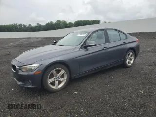 2013 BMW 3 Series 328i xDrive z VIN WBA3B5C57DF593688, wystawiony jako Copart lot #61388075 z przebiegiem 165 063 mil mil oraz Szkoda całkowita • Salvage title. Historia ofert i sprzedaży dostępna na DreamBid. Obrazek 1.