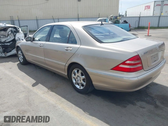 2002 Mercedes-Benz S-Class 4.3L with VIN WDBNG70J82A225944, listed as a IAAI auction lot 41669752 with 133,143 mi miles. Bid and sale history available at carsss.com. Image 3.