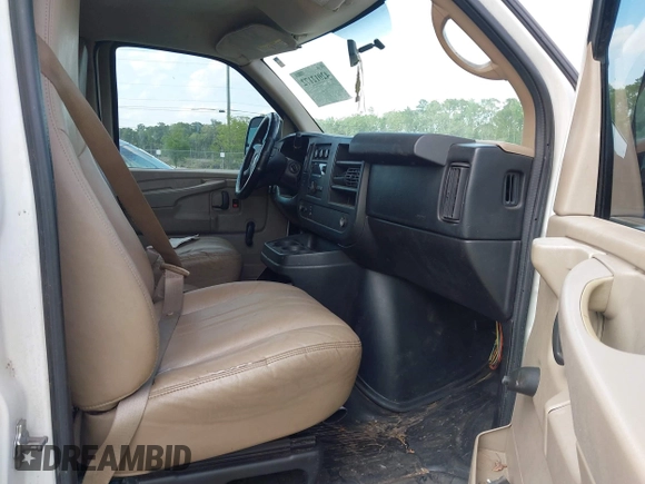 2012 GMC Savana Cargo with VIN 1GTW7FCA1C1157824, listed as a IAAI auction lot 42012172 with 200,961 mi miles. Bid and sale history available at carsss.com. Image 5.