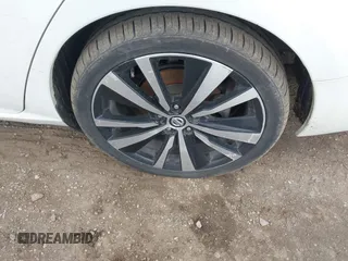 2019 Nissan Altima 2.5 Platinum with VIN 1N4BL4FV9KC112037, listed as a IAAI auction lot 41912037 with 88,484 mi miles. Bid and sale history available at carsss.com. Image 19.