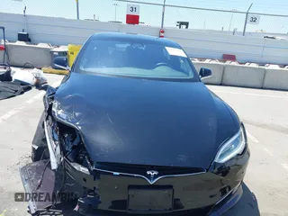 2019 Tesla Model S 75D с VIN 5YJSA1E22KF304098, выставлен на аукционе IAAI как лот 42293794 с пробегом 49 545 миль миль и . История ставок и продаж доступна на DreamBid. Изображение 12.