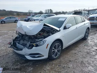 2018 Buick Regal Sportback Essence with VIN W04GP6SX8J1091113, listed as a IAAI auction lot 41576826 with NaN miles. Bid and sale history available at carsss.com. Image 17.