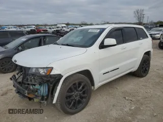 2017 Jeep Grand Cherokee Altitude z VIN 1C4RJFAG9HC701939, wystawiony jako Copart lot #50893245 z przebiegiem 109 883 mil mil oraz Szkoda całkowita • Salvage title. Historia ofert i sprzedaży dostępna na DreamBid. Obrazek 1.