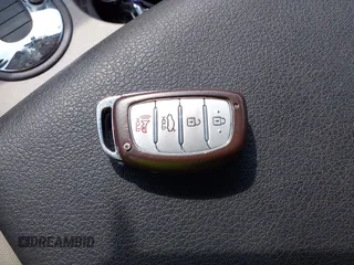 2017 Hyundai Elantra SE с VIN 5NPD84LFXHH041283, выставлен на аукционе IAAI как лот 42600401 с пробегом 151 472 миль миль и . История ставок и продаж доступна на DreamBid. Изображение 11.